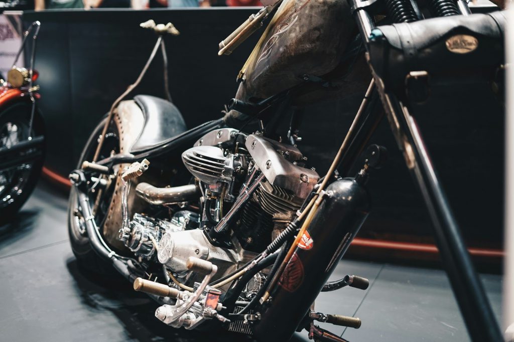 Tirar o mangote da moto da multa?